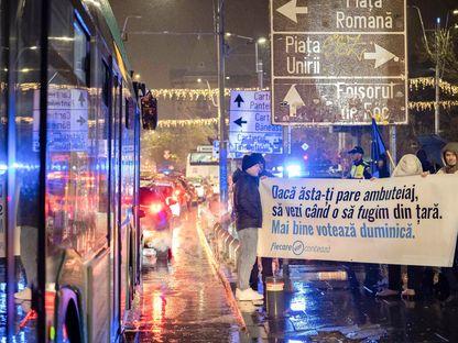 De ce am ajuns cu toții să fim învrăjbiți deși credem, de fapt, în aceleași lucruri. Cum vor să ne fure democrația în timp ce ne promit libertate