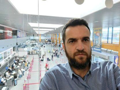 George Bara, în drum spre un eveniment european al industriei de intelligence. Sursă foto: LinkedIn