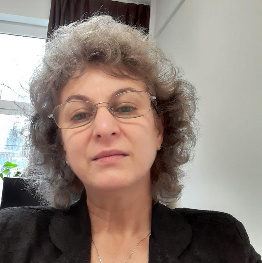 Maria Divoiu este directoarea Liceului Teoretic „Grigore Tocilescu” din Mizil din toamna anului 2019.<br><strong>Sursă foto:</strong> Facebook.com