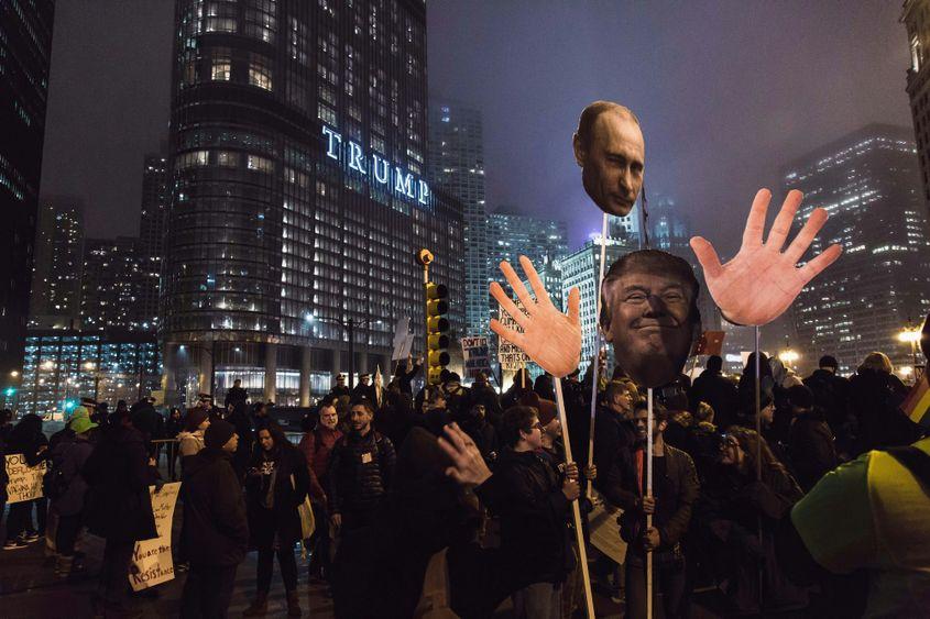 Demonstranți în fața Trump Tower, 2018. Foto: Rob Walsh / Unsplash