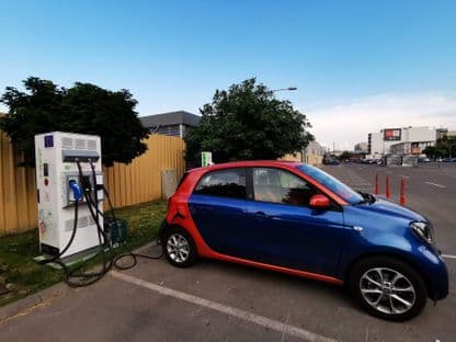 Stații de încărcare pentru mașinile electrice: 5 prize în 2 ani. Statul român întârzie și câte patru ani decontarea proiectelor