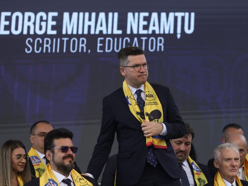 Eveniment de lansare naţională a candidaţilor Alianţei pentru Unirea Românilor la alegerile europarlamentare şi locale, în Târgoviște, 7 aprilie 2024. Inquam Photos / George Călin