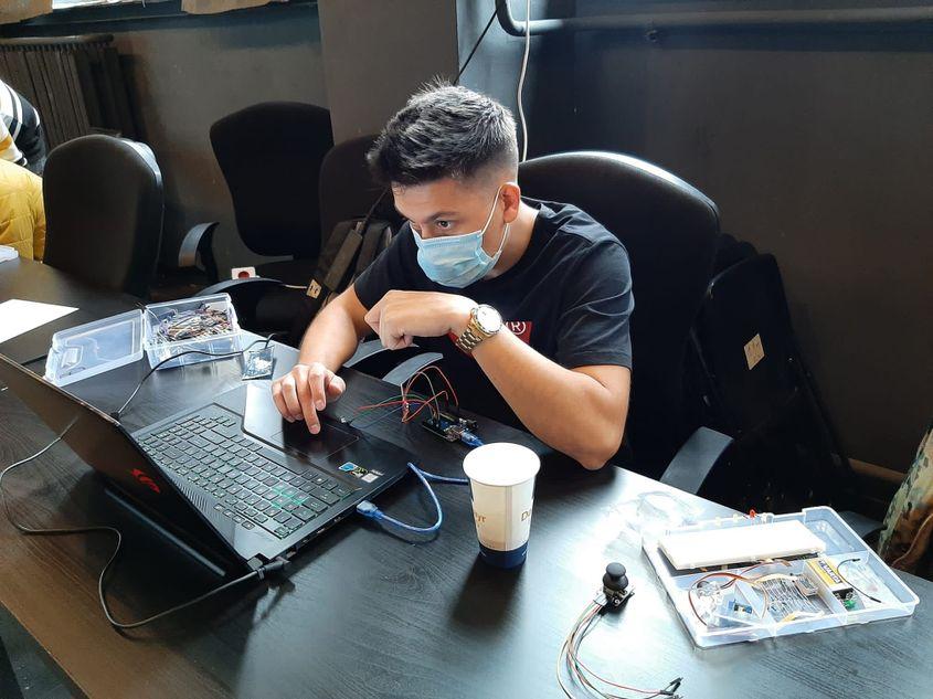 Rareș, participant în programul Solidarity FabLab