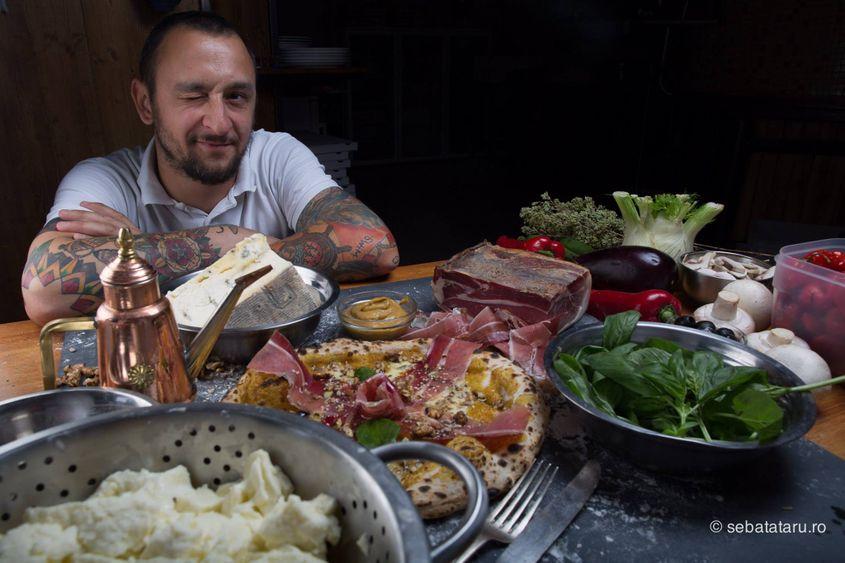 DJ Horațiu Rus s-a făcut pizzar, iar localul său, Pizza Napoletana, e foarte „hip”.