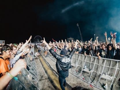 Miluță Flueraș, rănit în Colectiv: "Fotografiez cu şi mai mare pasiune"