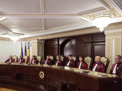O nouă amânare din partea CCR pe legea privind pensiile speciale: „Este un tip de conduită prin care magistrații constituționali își decredibilizează instituția”