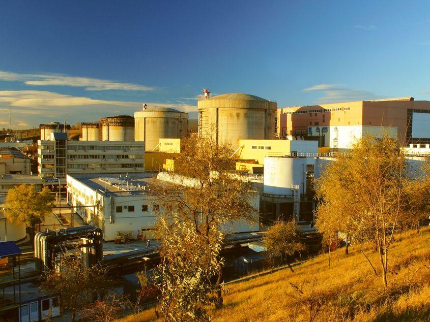 Reactorul 1 de la Cernavodă a fost dat în folosință în 1996, iar Reactorul 2, în 2007. Uzina are nevoie de retehnologizare și extindere.