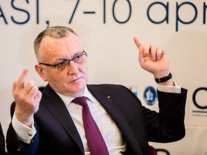 Le secret de Cîmpeanu. Qu’en est-il de la vérification de la thèse de doctorat du ministre de l’Éducation, demandée par lui-même il y a un an ?