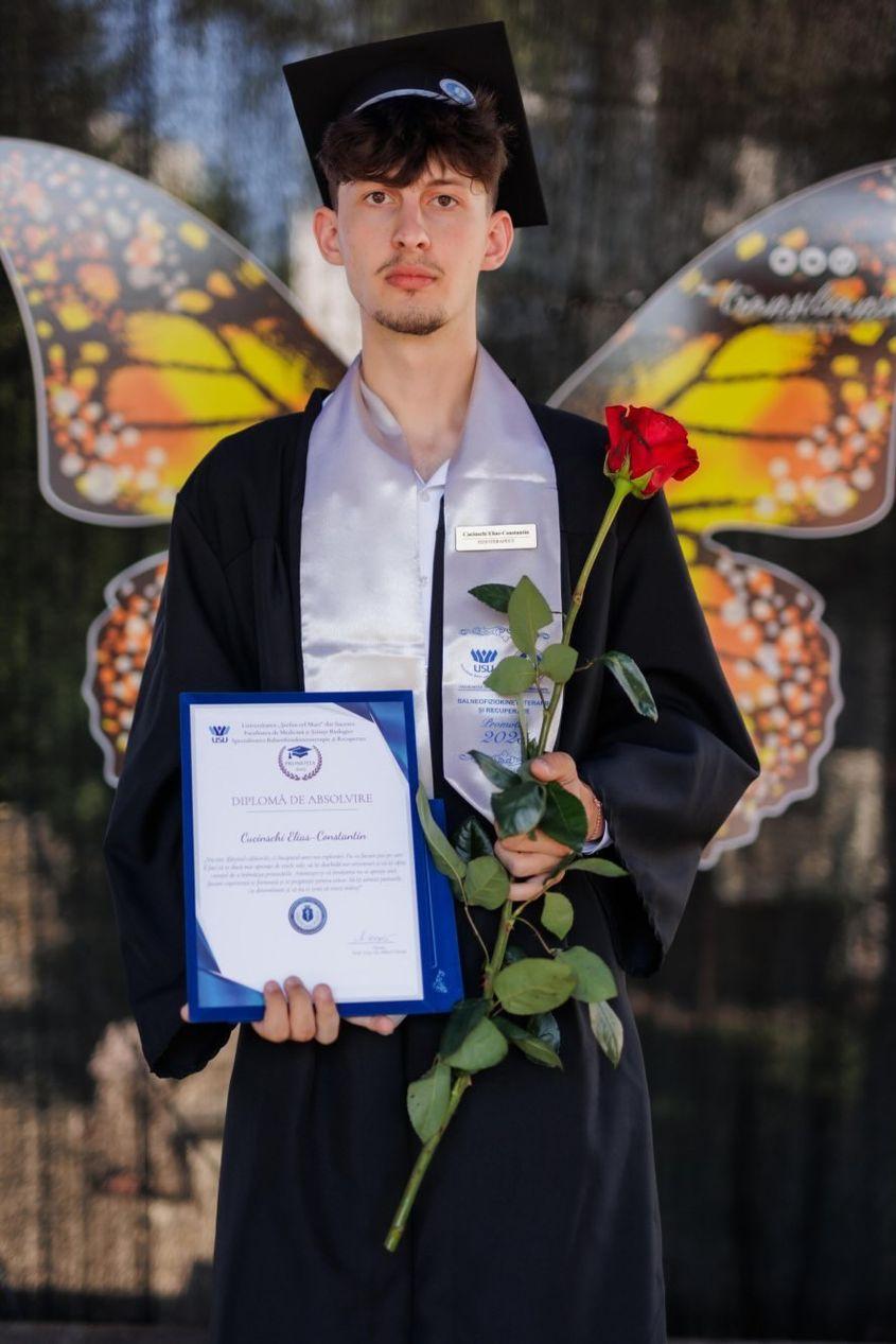Elias a absolvit în 2025 Facultatea de Medicină și Științe Biologice, specializarea Balneofiziokinetoterapie și recuperare, în cadrul Universității „Ștefan cel Mare” Suceava. Foto: arhivă personală Elias