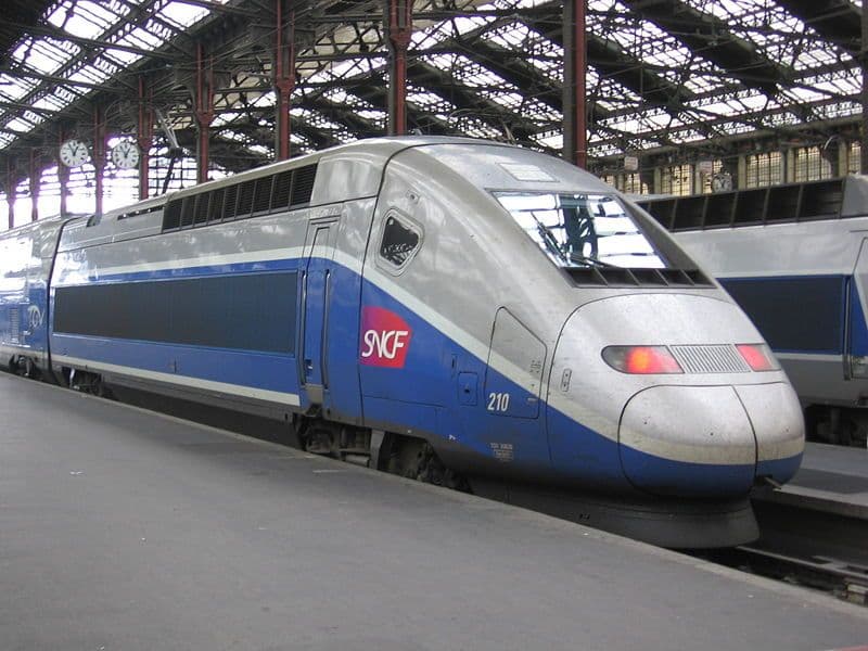 Tren de pe linia de mare viteză Paris-Lyon. Sursa foto: Wikimedia