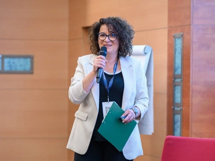 Camelia Mateș coordonează de 12 ani programul de mecanisme de donații din cadrul Asociației pentru Relații Comunitare. Foto: ARC