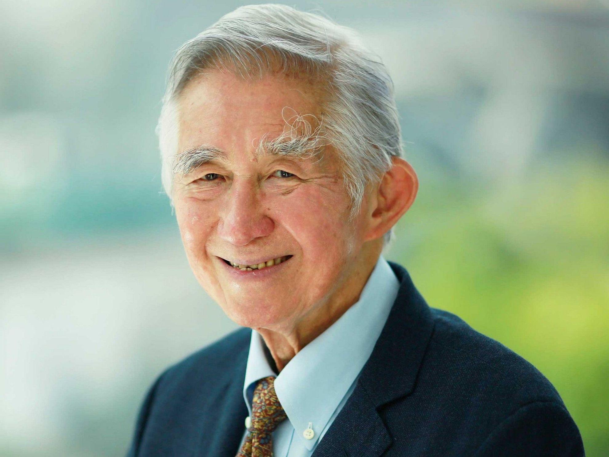 Liu Thai-Ker, 82 de ani, fondator <a target="_blank" href="https://morrow.sg/dr-liu-thai-ker/" target="_blank" rel="noreferrer noopener">MORROW</a> și creator al orașului Singapore