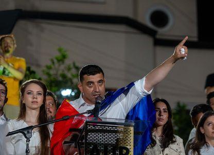 Noi mărturii din interiorul AUR. „Cunoaște-ți Parlamentul” sau când un internship neplătit este folosit pentru a îndoctrina tineri și pentru a-i folosi în „războaiele” lui George Simion
