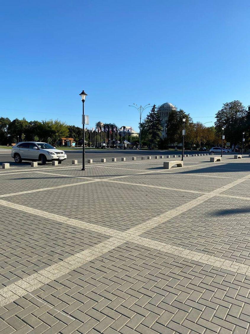 Piața Independenței din Ungheni, renovată în cadrul proiectului european „EU4Moldova: Regiuni-cheie” FOTO: Alina Zibrițchi