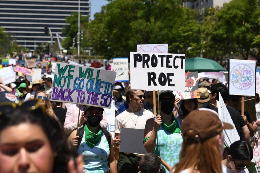 Marș împotriva interzicerii avortului. Los Angeles, SUA. Mai 2022. Foto © Volodymyr Tverdokhlib | Dreamstime.com