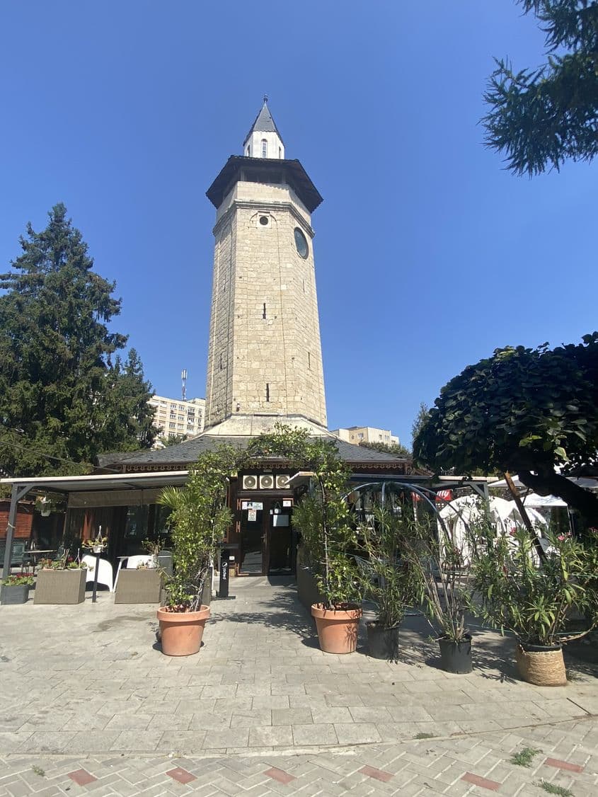 Turnul cu ceas, un obiectiv turistic pe hartă, din centrul Giurgiului. Foto: Luiza Popovici.