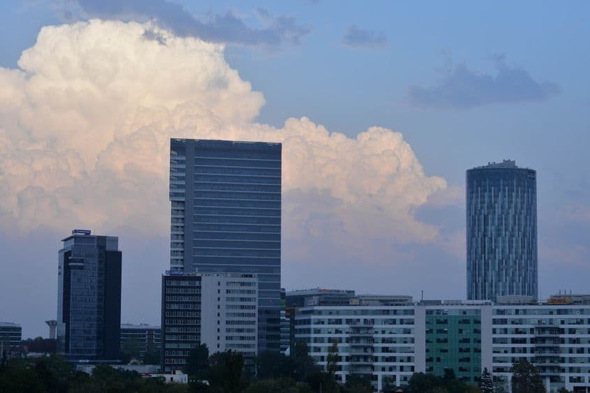 Liniștea și norii dinaintea furtunii. Foto: Lucian Muntean