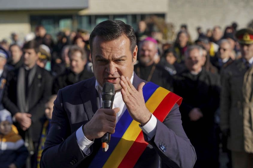 Cătălin Cherecheș la Parada militară organizată de Ziua Națională a României, în Baia-Mare, 1 decembrie 2022. Inquam Photos / Ghiță Porumb