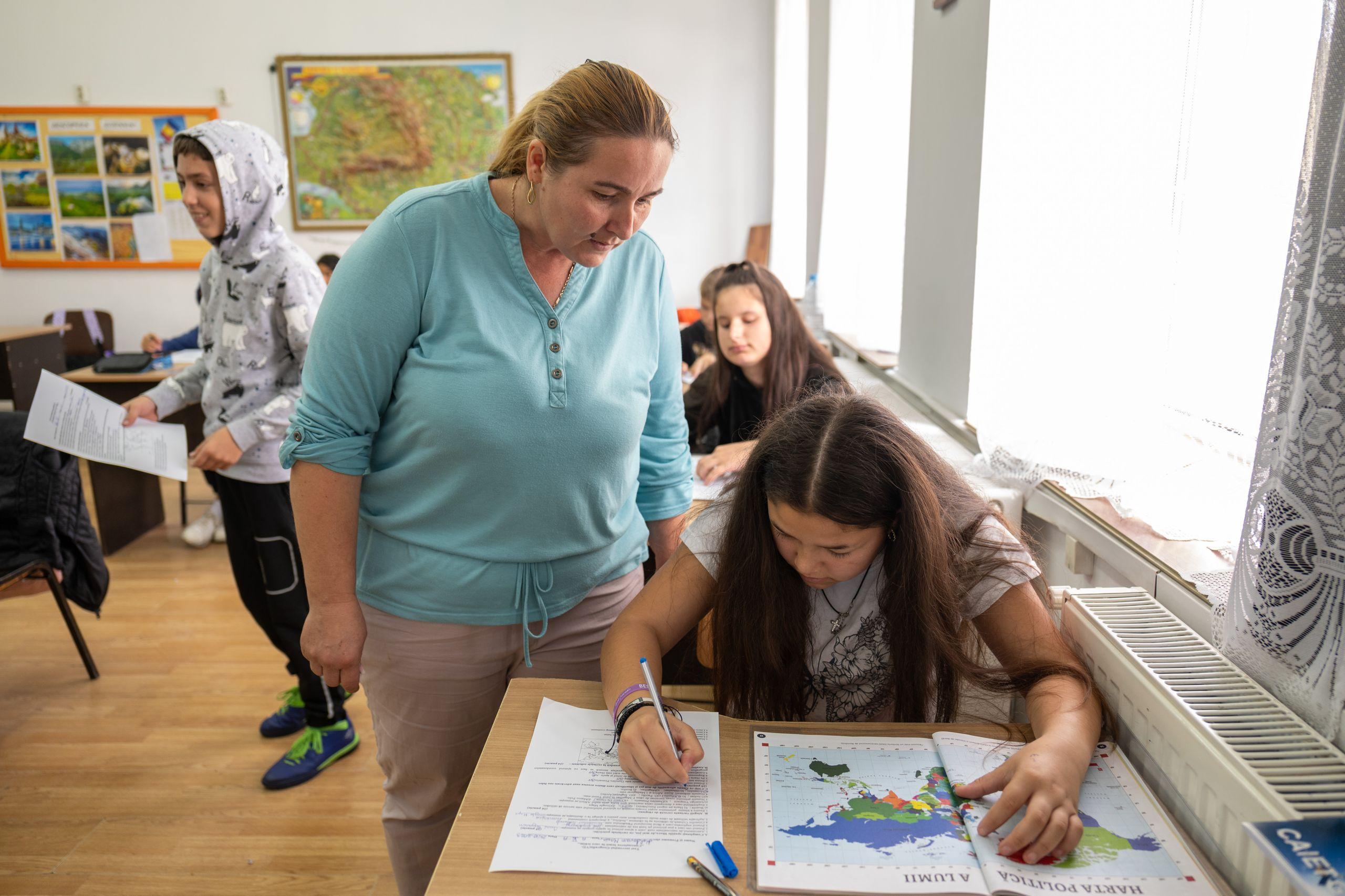 Copii de la Școala Budesti, Bistrița-Năsăud. Foto: Raul Ștef