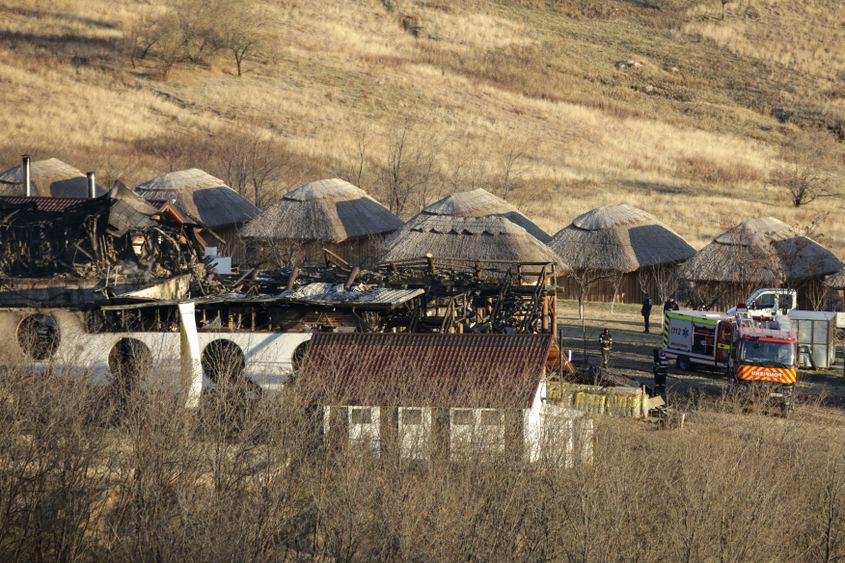 Urmări ale incendiului de la „Ferma Dacilor”, Tohani, jud. Prahova, 27 decembrie 2023. FOTO: Inquam Photos / Bogdan Buda