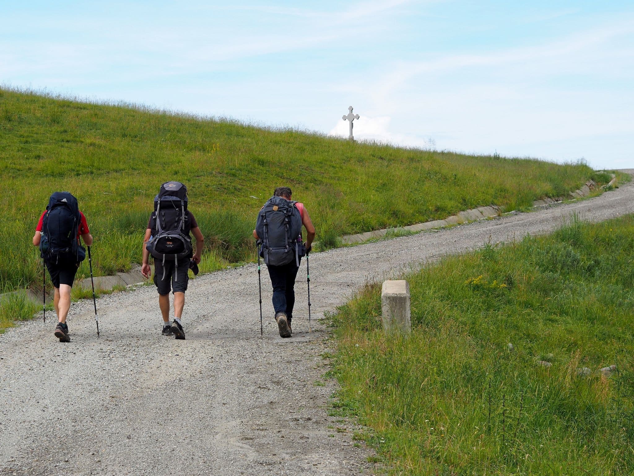 Alin, don Tomasso și Mircea în prima tură de Bucovina cu cortul în căutarea unei poteci posibile. Octombrie 2015
