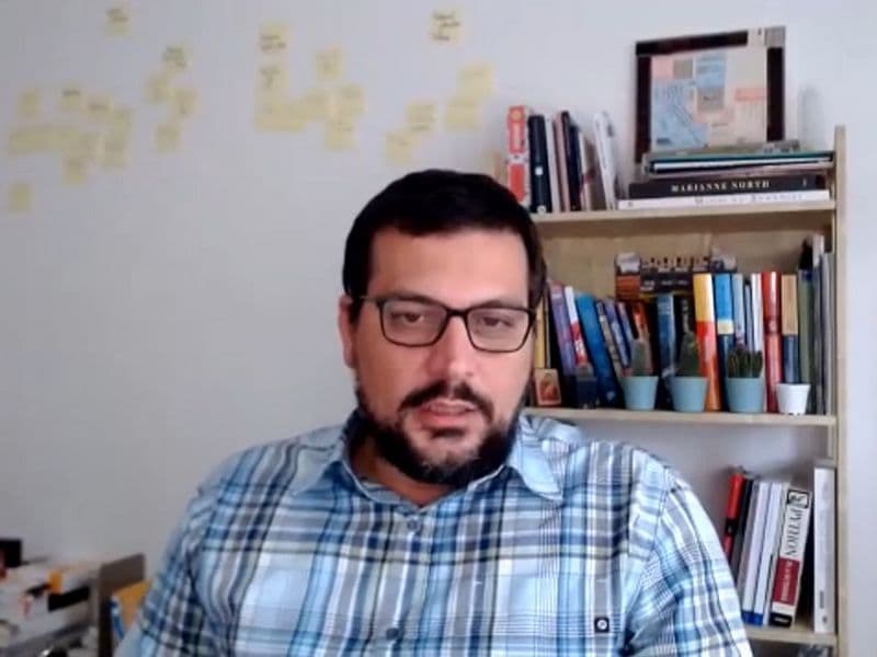 Interviul PressOne cu Vlad Coroamă a avut loc online, un proces tot mai des întâlnit, care se încadrează la „dematerializare” în tranziția energetică.