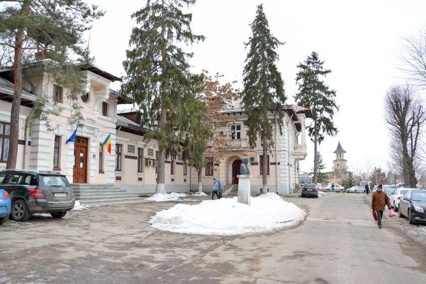 Fotografiile au fost realizate de Viorel Ilişoi la Institutul de Psihiatrie „Socola” Iaşi în luna februarie 2018.