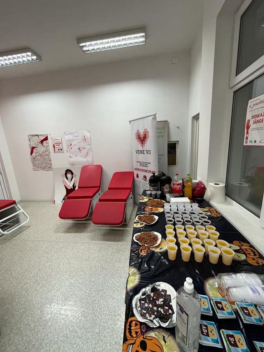 În cadrul campaniilor din țară, donatorii sunt așteptați cu produse, apă, suc și diferite surprize