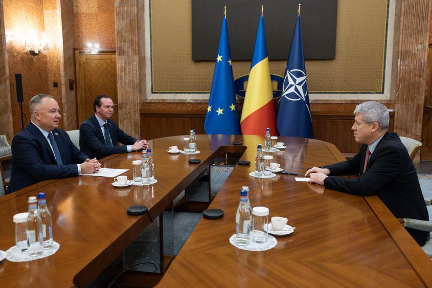 Predoiu și reprezentanții SIG Sauer s-au întâlnit la București încă din mai 2025, când politicianul liberal ocupa fotoliul de premier interimar. Sursă foto: Facebook