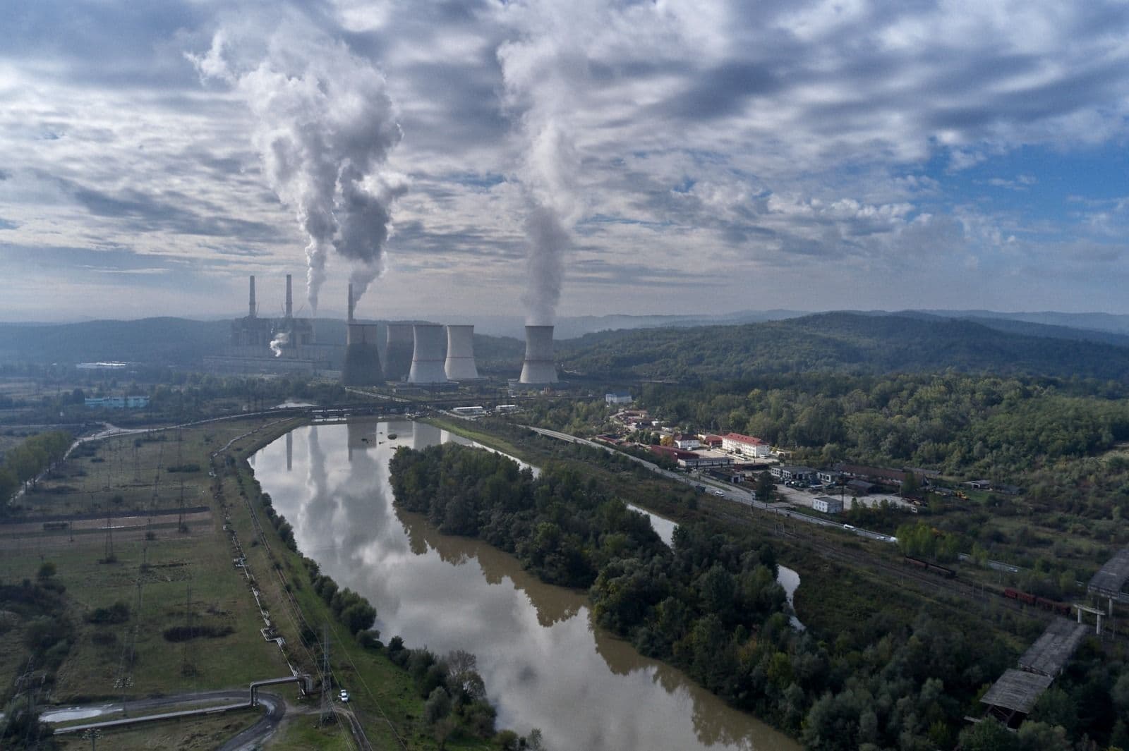 Termocentrala de la Rovinari, construită în 1975, a doua cea mai veche din C.E.O. Foto: Bankwatch