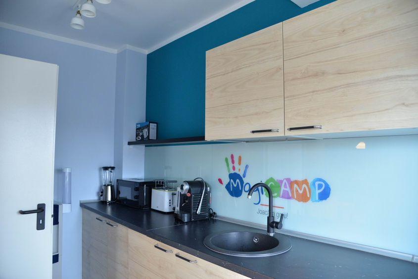 Familiile primesc și cele necesare preparării sau încălzirii mâncării