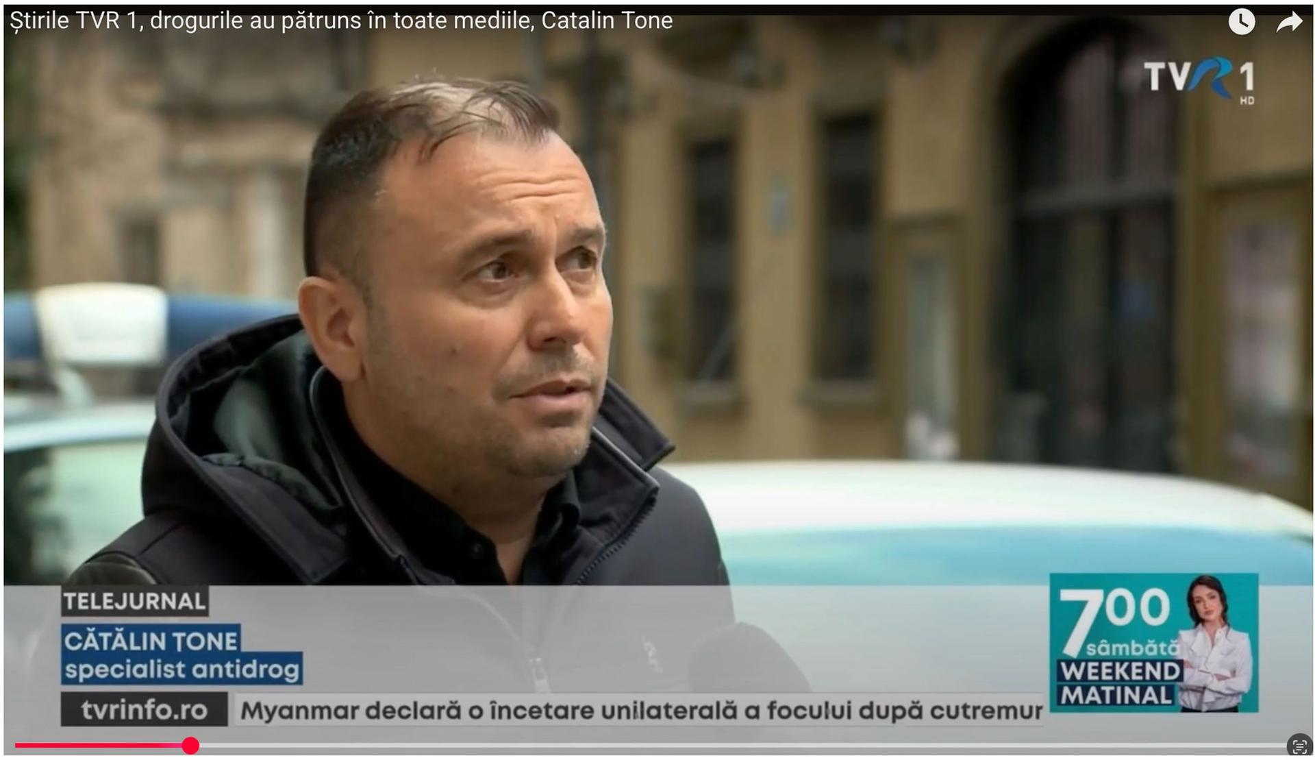 Dublul doctor Cătălin Țone, polițist pensionar - în prezent retribuit de Agenția Națională Anti-doping și invitat ca expert în emisiuni TV&radio pe tema traficului și consumului de droguri - și-a plagiat ambele teze de doctorat. FOTO: captură TVR