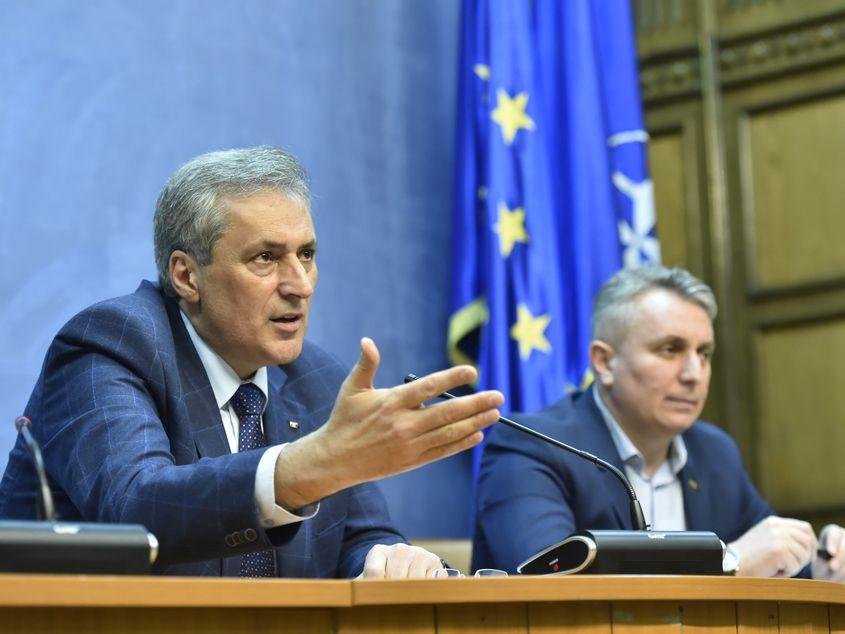 Miniștrii Marcel Vela și Lucian Bode, nașii politici ai ascensiunii lui Marius Florin Mihăilă la șefia Academiei de Poliție. FOTO: Silviu Matei / AGERPRES