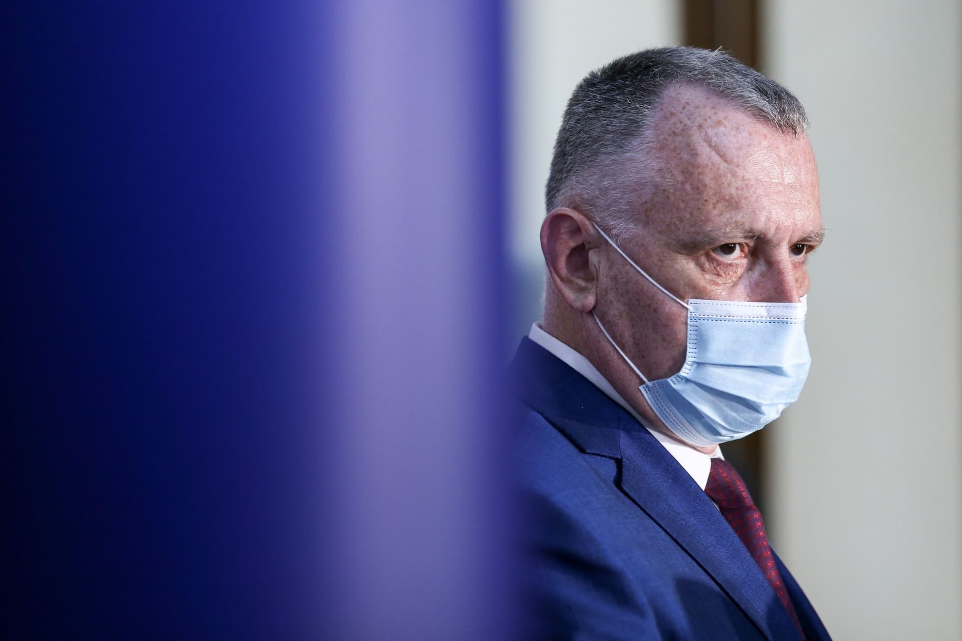 La 3 august 2021, în ziua în care și-a abandonat intempestivul planul de modificare a regulamentului CNATDCU de analiză a plagiatelor, <em>ministrul Sorin Cîmpeanu a anunțat </em>un proiect-fantezie prin care universitățile ar urma să verifice, într-un an, cele peste 63.000 de teze în baza cărora s-au acordat titluri de doctor după 1990. Ieri, 25 august, proiectul a intrat în dezbatere publică. FOTO: INQUAM PHOTOS / Sabin Cîrstoveanu