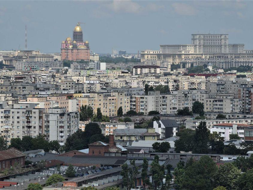 O panoramă a Bucureștiului, un oraș extrem de poluat, dezvoltat haotic. Foto Lucian Muntean