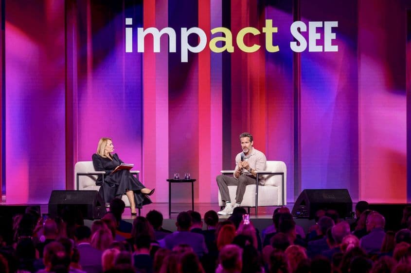 Foto: Ryan Reynolds și Andreea Esca - Impact SEE'26