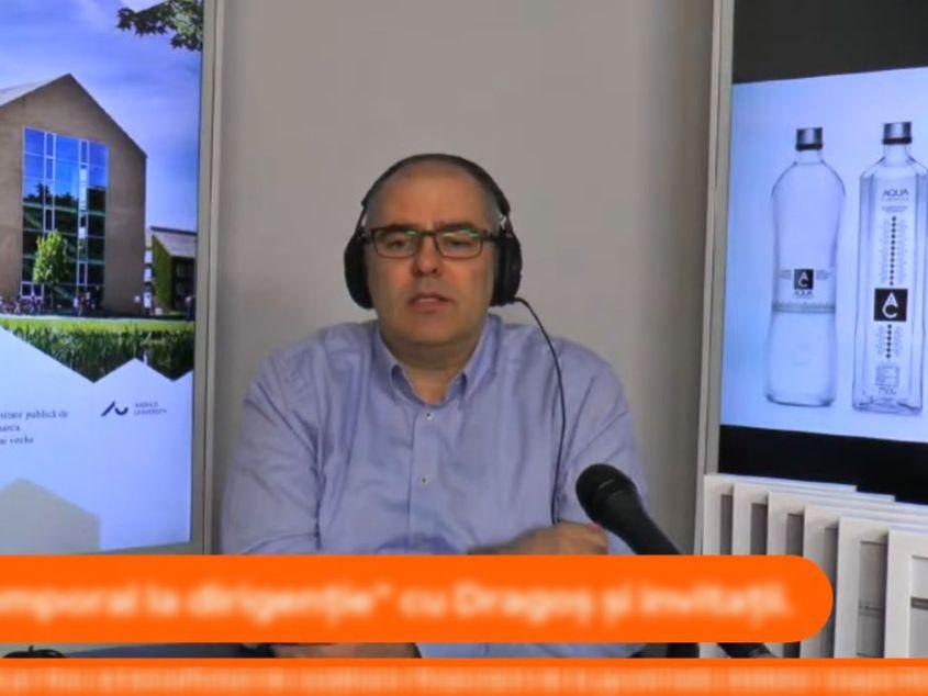 Scenă dintr-o emisiune realizată de Dragoș Doicu, „Extemporal la dirigenție”. Captură de ecran via canalul de Youtube STUDENTV