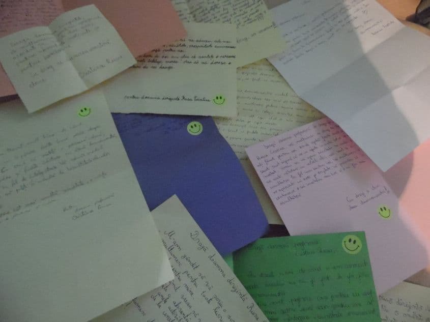 Mesaje lăsate profesoarei de elevi de-a lungul anilor. Foto: arhiva personală