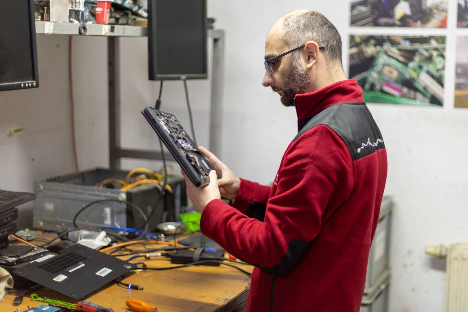 Alexandru Tudorie, șeful departamentului de recondiționare de la AFF