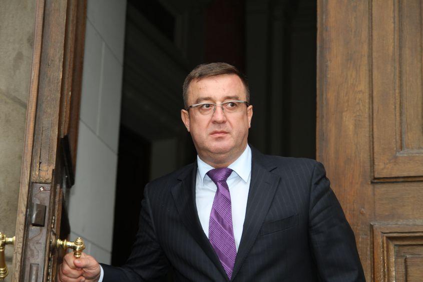 Sorin Blejnar, în aprilie 2016, la Curtea de Apel București, după un termen din dosarul de corupție în care este judecat alături de soții Radu si Diana Nemeș. Foto: Raul Giuglea / Inquam Photos