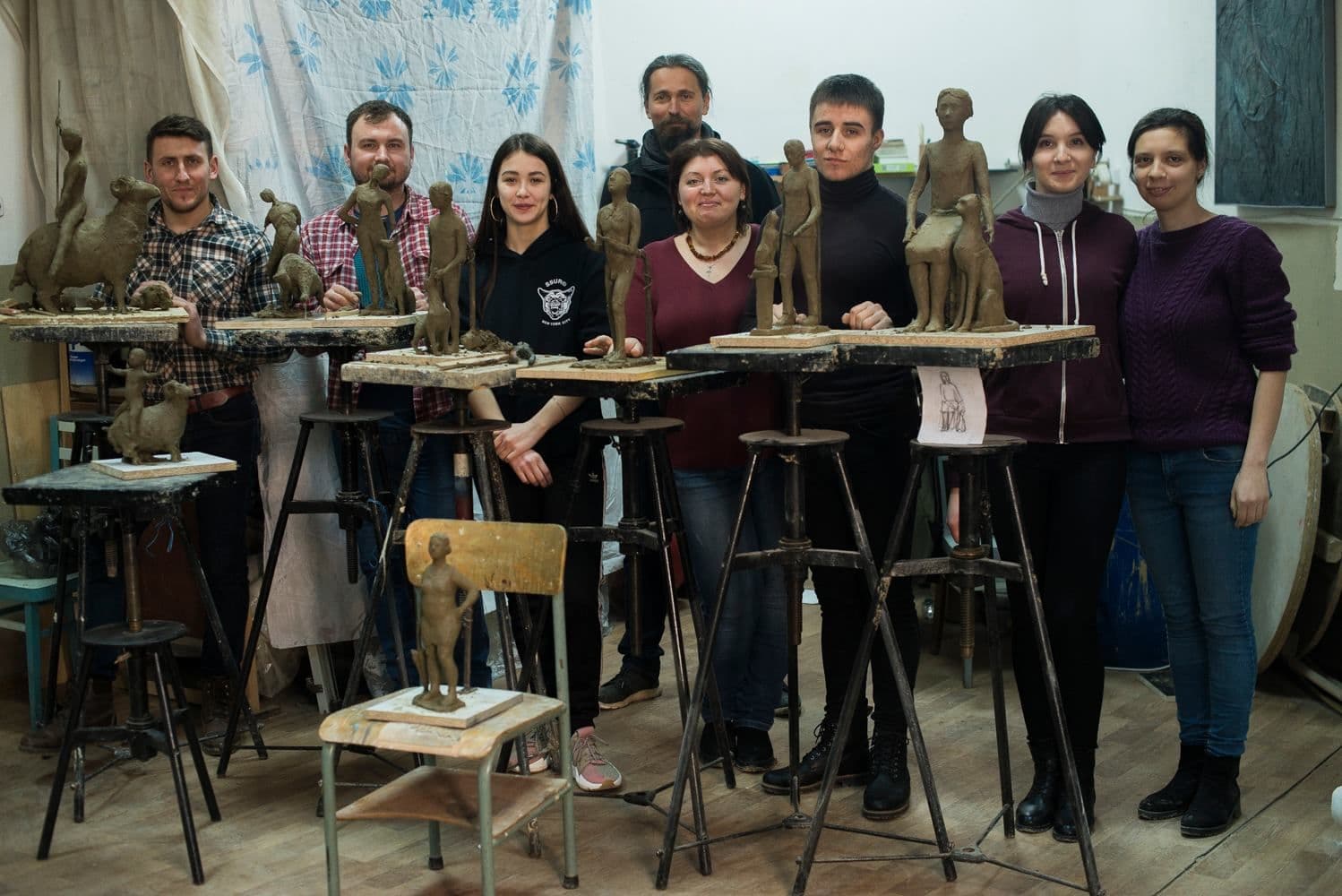 Virgil Scripcariu și studenții la Academia de Muzică, Teatru și Arte Plastice din Chișinău în cadrul Arbor Master Classes in Art 2019. Foto arhiva ARBOR