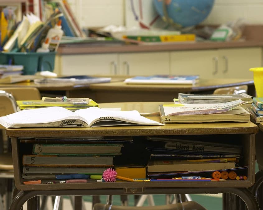 Calendarul stabilit de Ministerul Educației a pus o presiune pe edituri, care trebuie să livreze manualele într-un timp scurt. <br>FOTO: ID 645941 | Books © Glen Jones | Dreamstime.com