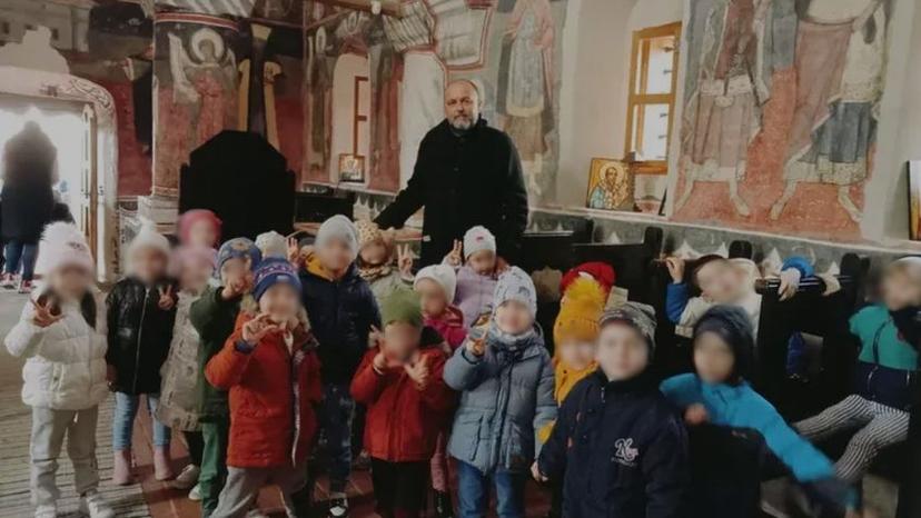 Dan Pavel este preot misionar onorific la Catedrala „Sfântul Gheorghe” din Topoloveni, unde slujește.
Foto: interespublic.ro