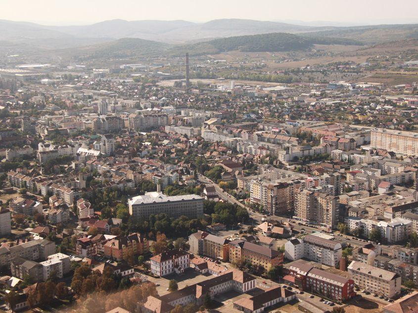 Panoramă a municipiului Bistriţa. Sursa foto: wikimedia.org