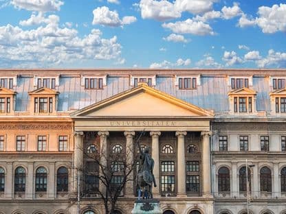 Înapoi la facultate peste noapte. Piesă de teatru absurd în trei personaje: ministrul incoerent, studentul panicat și rectorul blazat