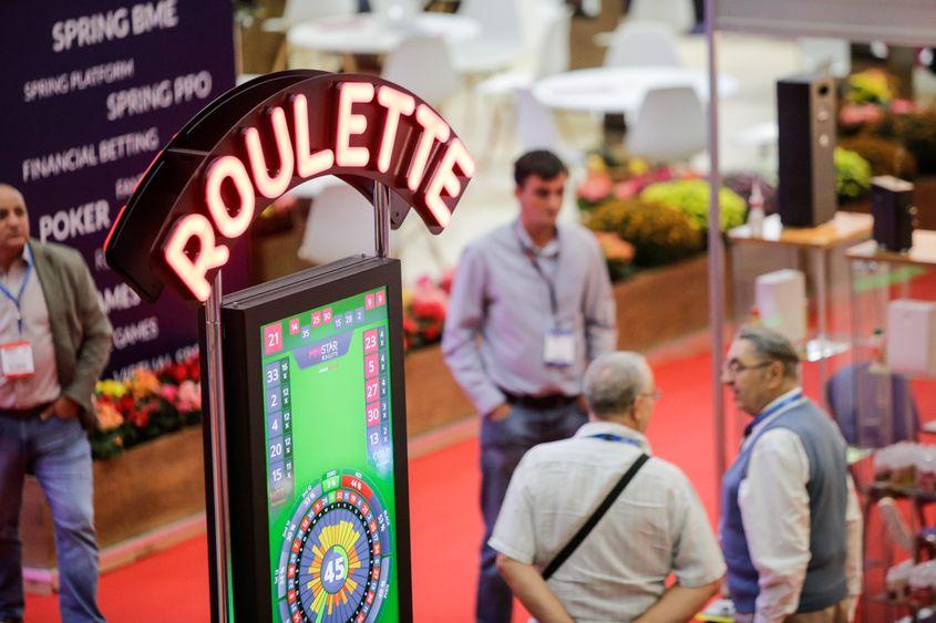 Expoziţia internaţională Entertainment Arena Expo, ce reuneşte distribuitori şi producători de jocuri de noroc şi jocuri pentru cazino live, la Romexpo, în Bucureşti, marţi 5 septembrie 2017. Inquam Photos / George Călin