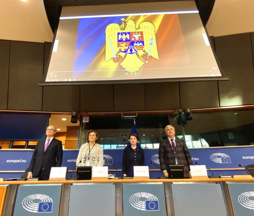 La pupitrul oficial, de la stânga la dreapta: Călin Stoica, Maria Grapini, Andreea Păstârnac și Dan Nica. Foto: Maria Tufan