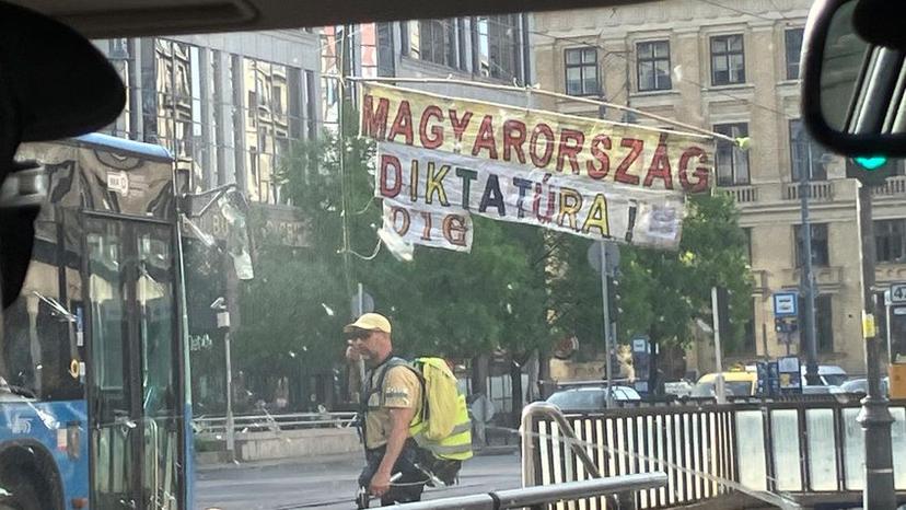 Protest pe o stradă din Budapesta, aprilie 2025. Foto: Bianca Felseghi