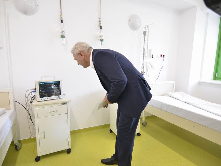 Liviu Dragnea, in vizită la spitalul din Craiova. Foto: Inquam Photos / Bogdan Danescu