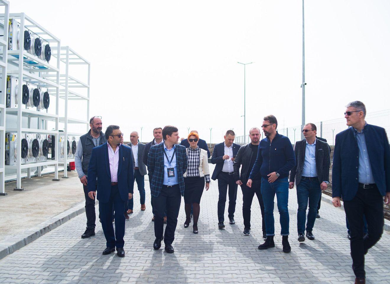 Lia Olguța Vasilescu, vicepreședinta PSD și primarul Craiovei, a participat în 2022 la inaugurarea centrului de date de la Mischii, județul Dolj. Foto: Cluster Power
